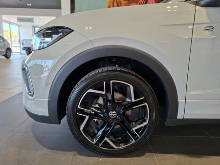 2026-Volkswagen-T-Cross-10-TSI-R-Line-Auto_9