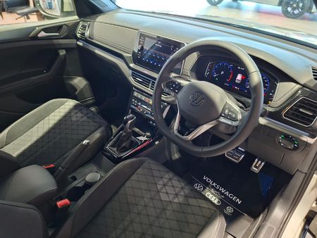 2026-Volkswagen-T-Cross-10-TSI-R-Line-Auto_10
