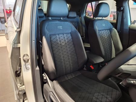 2026-Volkswagen-T-Cross-10-TSI-R-Line-Auto_11