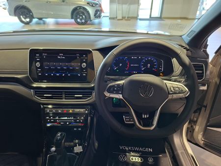 2026-Volkswagen-T-Cross-10-TSI-R-Line-Auto_13