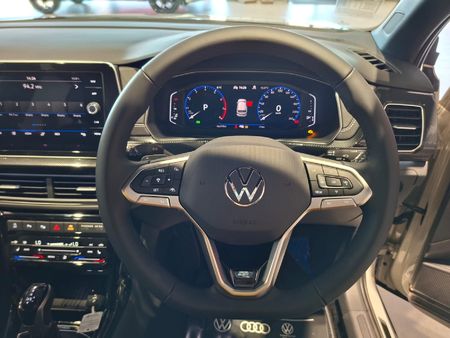 2026-Volkswagen-T-Cross-10-TSI-R-Line-Auto_14