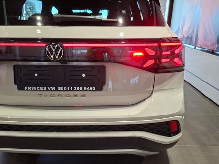 2026-Volkswagen-T-Cross-10-TSI-R-Line-Auto_4