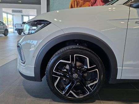 2026-Volkswagen-T-Cross-10-TSI-R-Line-Auto_8