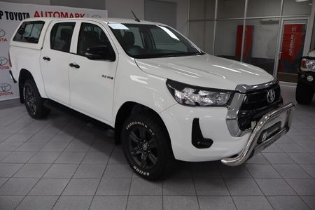 2022-Toyota-Hilux-28-GD-6-Raised-Body-Legend-4x4-Auto-Extended-Cab_2