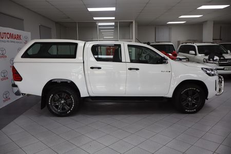 2022-Toyota-Hilux-28-GD-6-Raised-Body-Legend-4x4-Auto-Extended-Cab_3