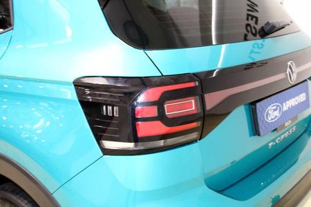 2020-Volkswagen-T-Cross-10-TSI-Comfortline_9