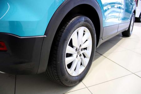 2020-Volkswagen-T-Cross-10-TSI-Comfortline_10