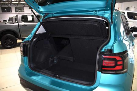 2020-Volkswagen-T-Cross-10-TSI-Comfortline_11