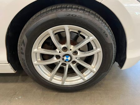 2017-BMW-1-Series-120i-5-dr-Auto_12