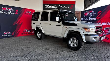 2022-Toyota-Land-Cruiser-76-45-D-V8-Station-Wagon_0