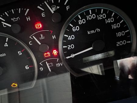 2022-Toyota-Land-Cruiser-76-45-D-V8-Station-Wagon_11