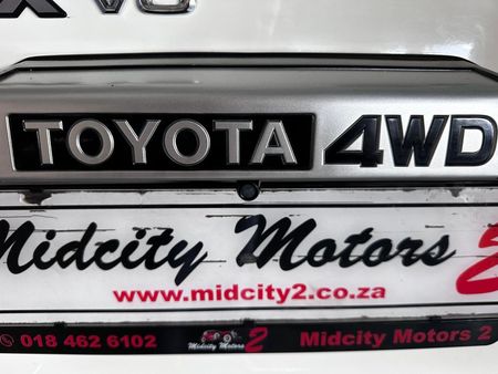 2022-Toyota-Land-Cruiser-76-45-D-V8-Station-Wagon_15