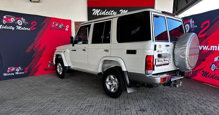2022-Toyota-Land-Cruiser-76-45-D-V8-Station-Wagon_2