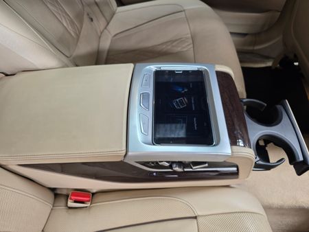 2016-BMW-7-Series-750Li-M-Sport_13
