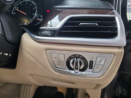 2016-BMW-7-Series-750Li-M-Sport_15