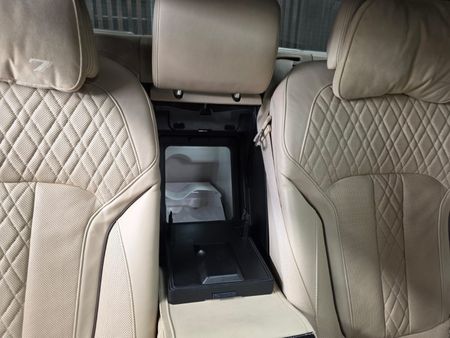 2016-BMW-7-Series-750Li-M-Sport_19