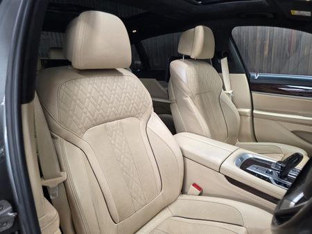2016-BMW-7-Series-750Li-M-Sport_24