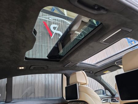 2016-BMW-7-Series-750Li-M-Sport_27