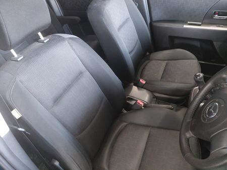 2009-Mazda-5-20-Active-6-spd_7