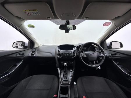 2017-Ford-Focus-10-EcoBoost-Ambiente-5-dr_10