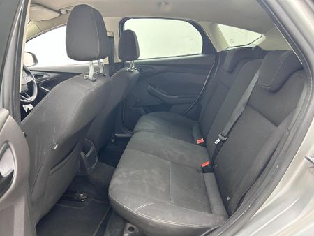 2017-Ford-Focus-10-EcoBoost-Ambiente-5-dr_11