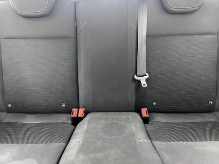 2017-Ford-Focus-10-EcoBoost-Ambiente-5-dr_13