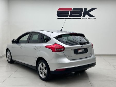2017-Ford-Focus-10-EcoBoost-Ambiente-5-dr_3