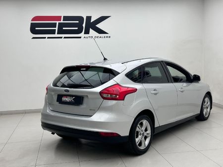 2017-Ford-Focus-10-EcoBoost-Ambiente-5-dr_5