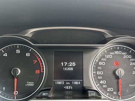 2013-Audi-A4-18-T-S-Auto_9
