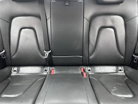 2013-Audi-A4-18-T-S-Auto_13