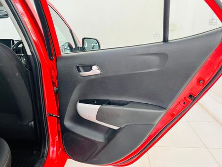 2021-Kia-Picanto-10-Street_11