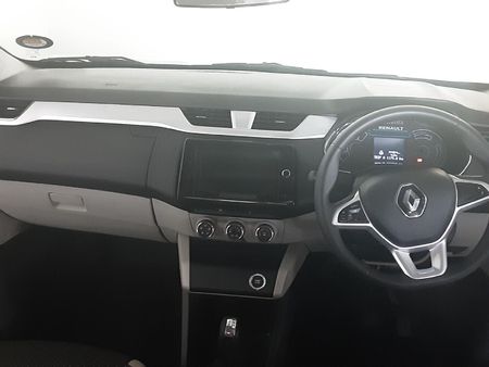 2022-Renault-Triber-10-Intens-Auto_9