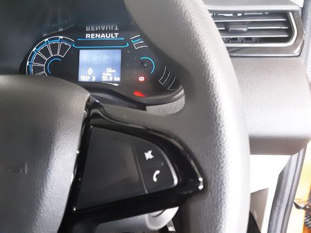 2022-Renault-Triber-10-Intens-Auto_15