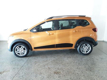 2022-Renault-Triber-10-Intens-Auto_3