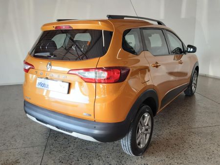 2022-Renault-Triber-10-Intens-Auto_6