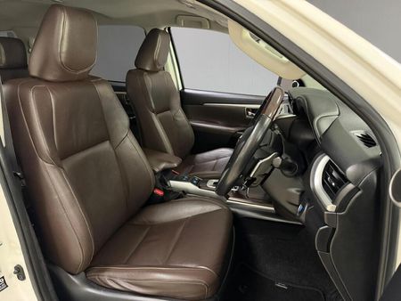 2020-Toyota-Fortuner-28-GD-6-Epic-Auto_9