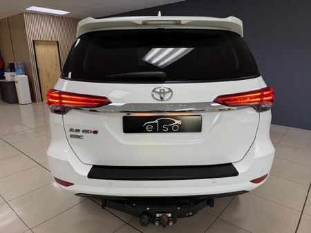 2020-Toyota-Fortuner-28-GD-6-Epic-Auto_5