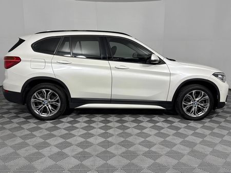 2019-BMW-X1-sDrive18i_17