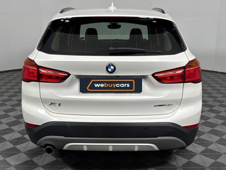 2019-BMW-X1-sDrive18i_18