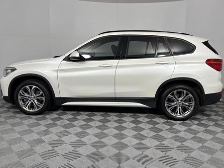 2019-BMW-X1-sDrive18i_19