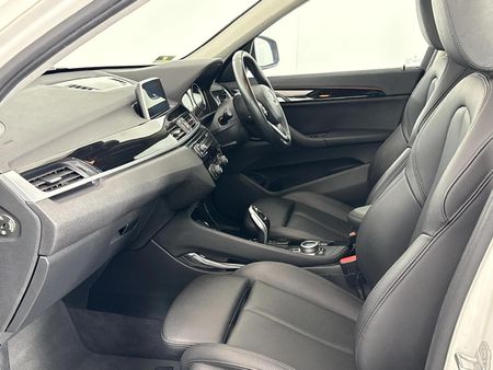 2019-BMW-X1-sDrive18i_8