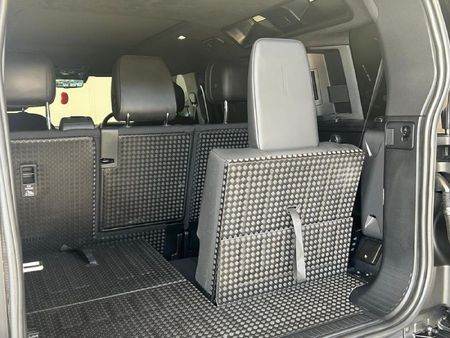2025-Land-Rover-Defender-110-D350-X_23