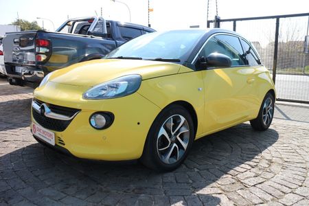 2015-Opel-Adam-14_0