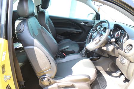 2015-Opel-Adam-14_9