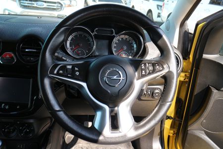 2015-Opel-Adam-14_12