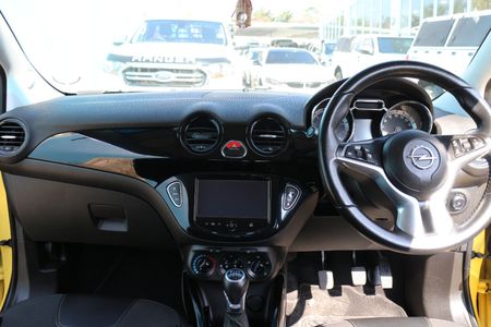 2015-Opel-Adam-14_14