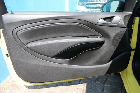 2015-Opel-Adam-14_16