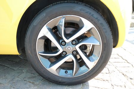 2015-Opel-Adam-14_21