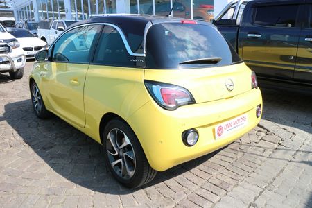 2015-Opel-Adam-14_4