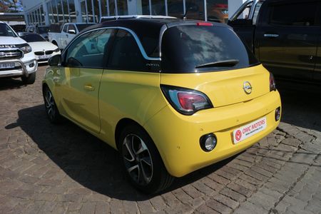 2015-Opel-Adam-14_6